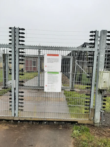 Agroscope ist als Betreiberin des geschützten Versuchsfeldes für die technische Sicherheit verantwortlich